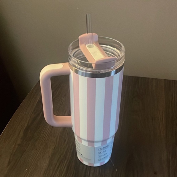 Stanley 30 oz Quencher H2.0 FlowState Tumbler  Oasis Collection: Peach Whip - Picture 2 of 3